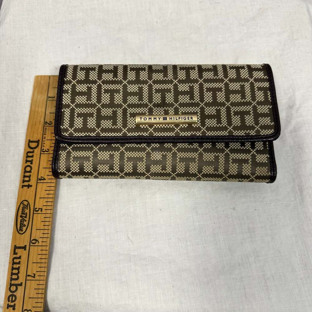 Tommy Hilfiger Trifold Checkbook Wallet - Picture 4 of 8